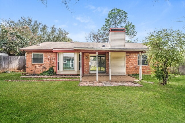 1020 Fox River Ln in Fort Worth, TX - Building Photo - Building Photo