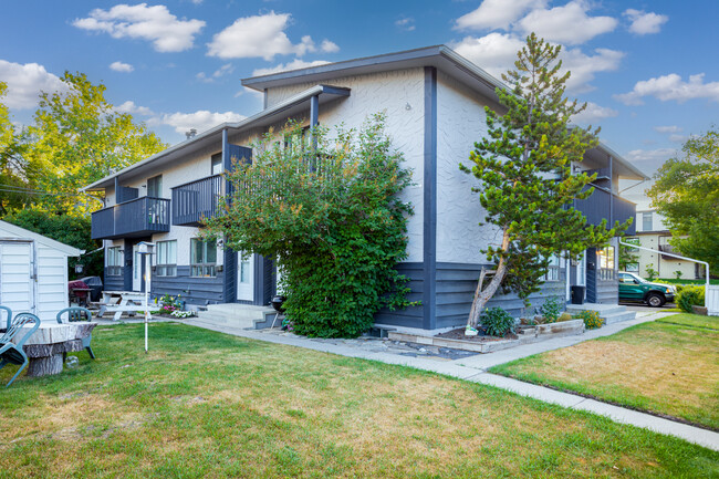 2804 17 Av SW in Calgary, AB - Building Photo - Primary Photo