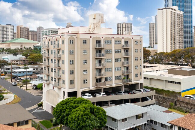 802 Punahou St in Honolulu, HI - Building Photo - Building Photo