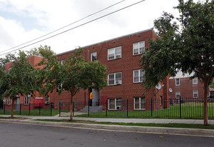 205 61st St NE Apartments