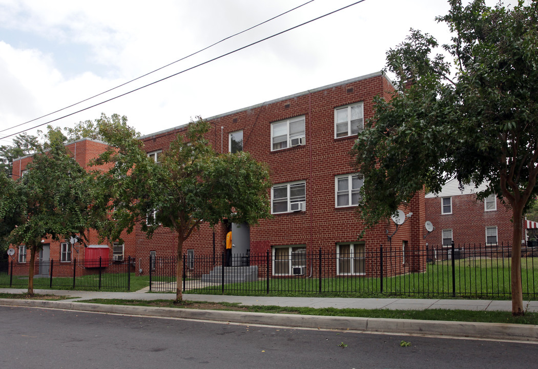 205 61st St NE in Washington, DC - Building Photo