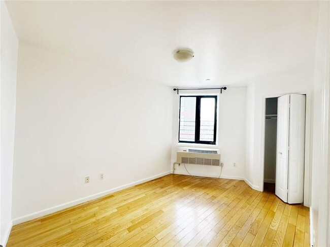 60-70-70 Woodhaven Blvd in Queens, NY - Building Photo - Building Photo