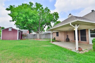 5754 River Ridge Ct in Haltom City, TX - Building Photo - Building Photo