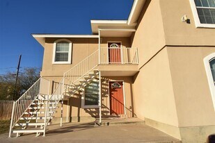 104 Alyssa Dr in Del Rio, TX - Building Photo