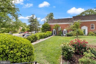 3282 Martha Custis Dr in Alexandria, VA - Building Photo - Building Photo