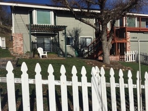 18818 W Ridge View Dr in Hidden Valley Lake, CA - Building Photo - Building Photo