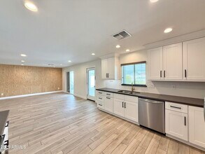 3625 Hayden Rd in Scottsdale, AZ - Building Photo - Building Photo