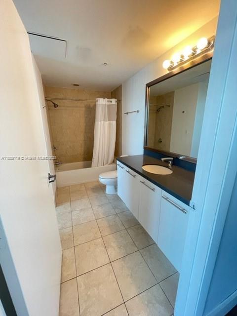 90 SW 3rd St, Unit 4208 in Miami, FL - Building Photo - Building Photo