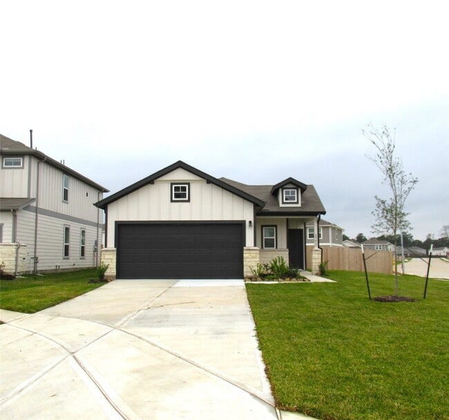 23415 Pinetum Cir in Spring, TX - Building Photo - Building Photo
