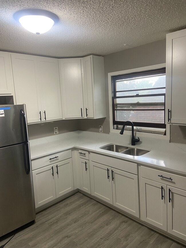 332 Quincy St NE, Unit 332 in Minneapolis, MN - Foto de edificio - Building Photo