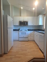 10 Jema Ct in Iowa City, IA - Building Photo - Building Photo
