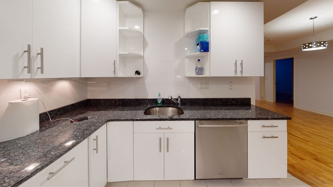 150 Saint Paul St, Unit 202 in Brookline, MA - Building Photo