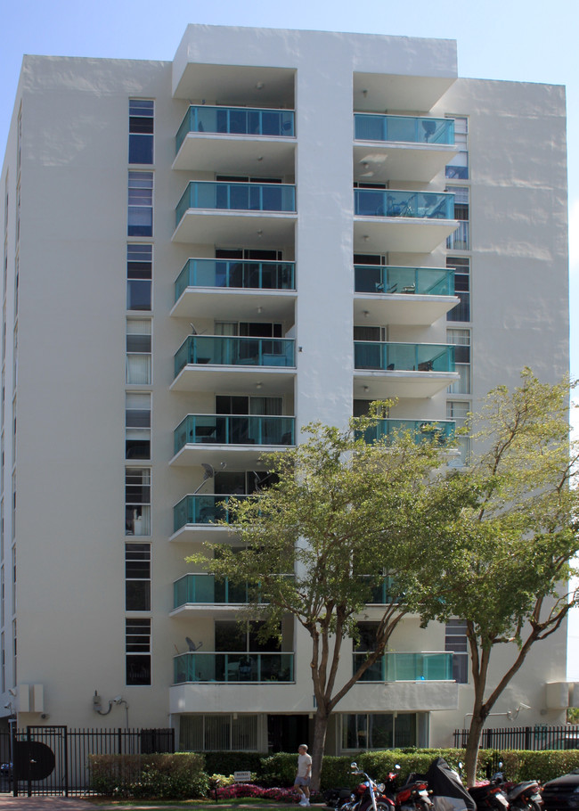 Mirador 1035 in Miami, FL - Foto de edificio - Building Photo