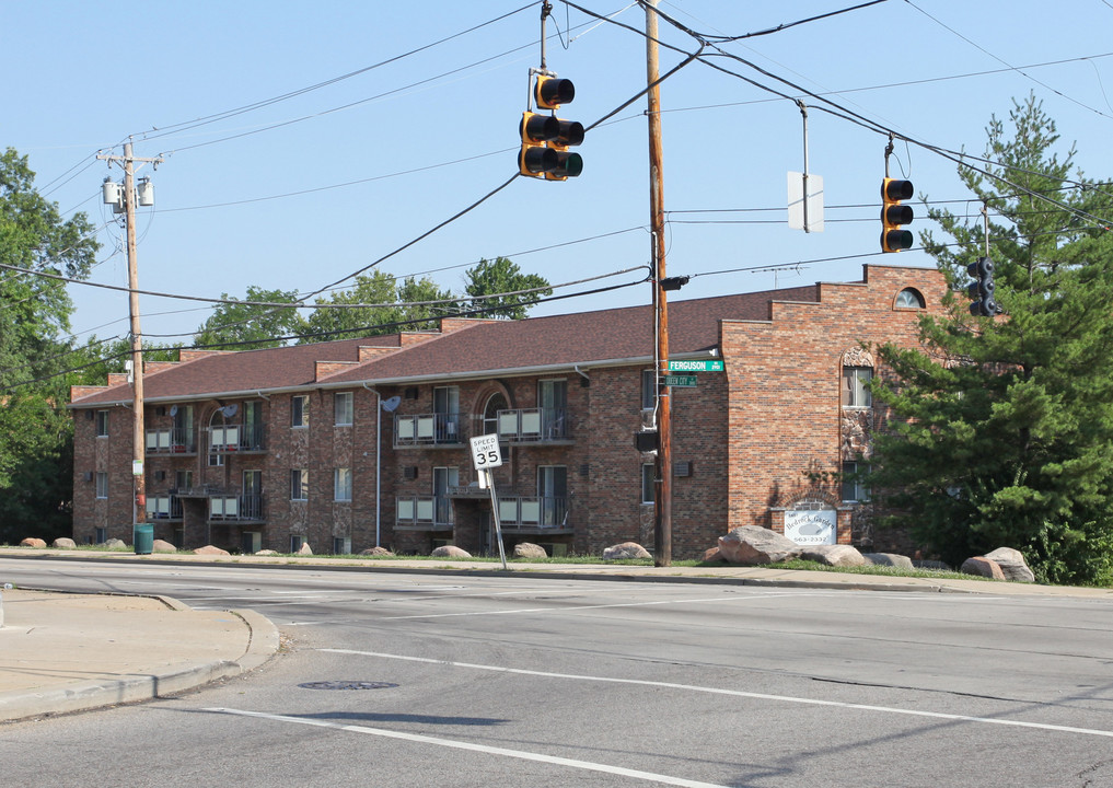 3000-3010 Queen City Ave in Cincinnati, OH - Building Photo