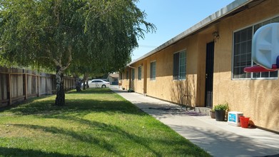 1083-1089 South Ave in Turlock, CA - Foto de edificio - Building Photo