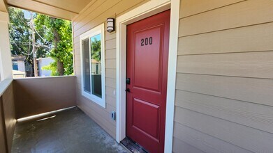 728 W 1st Ave in Chico, CA - Building Photo - Building Photo