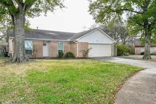 12939 Westmere Dr in Houston, TX - Building Photo