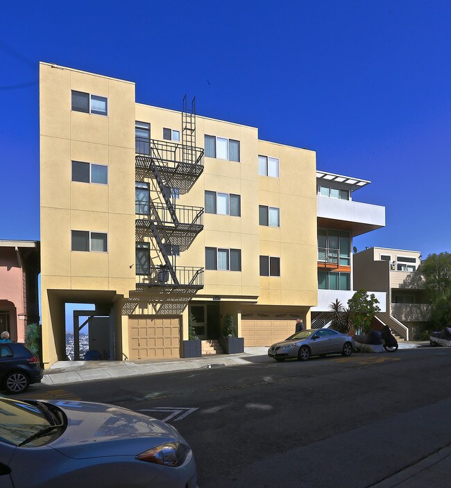 825-827 Corbett Ave in San Francisco, CA - Building Photo - Building Photo