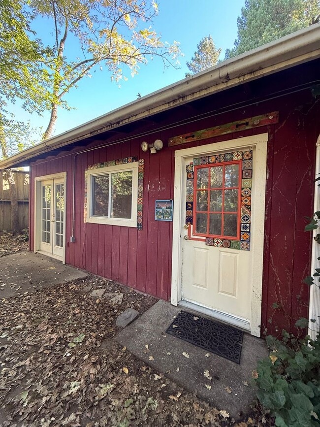 8710 Graton Rd in Sebastopol, CA - Building Photo - Building Photo