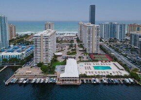 1965 S Ocean Dr in Hallandale Beach, FL - Building Photo