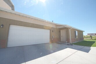 594 S 1050 W in Pleasant Grove, UT - Building Photo - Building Photo