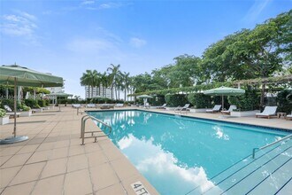 1425 Brickell Ave, Unit 47B in Miami, FL - Building Photo - Building Photo