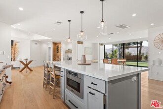 8547 Shoup Ave in Los Angeles, CA - Building Photo - Building Photo