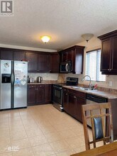 1466 S Wenige Dr in London, ON - Building Photo - Building Photo