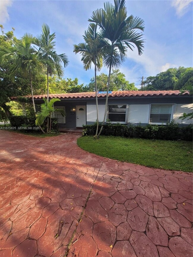 property at 1132 Moffett St