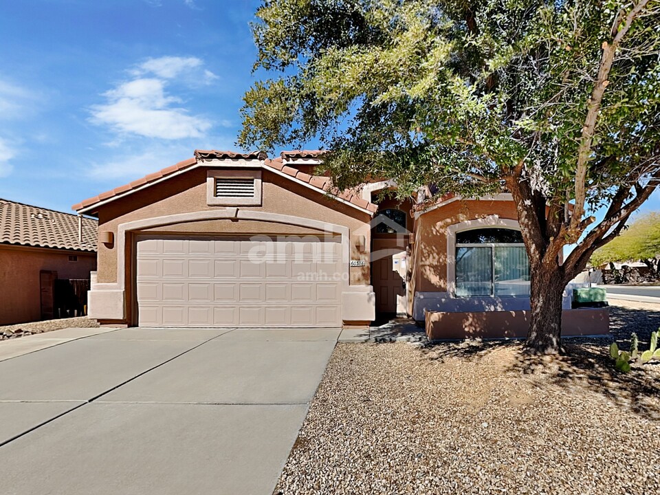 60386 E Old Spur Pl in Tucson, AZ - Building Photo