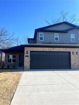 580 Cosmos St in Centerton, AR - Building Photo