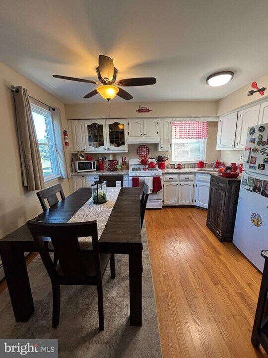 21 Alicia Ct in Glenolden, PA - Building Photo