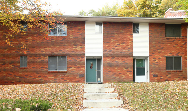 Skytop Village Apartments in Kingston, NY - Foto de edificio - Building Photo