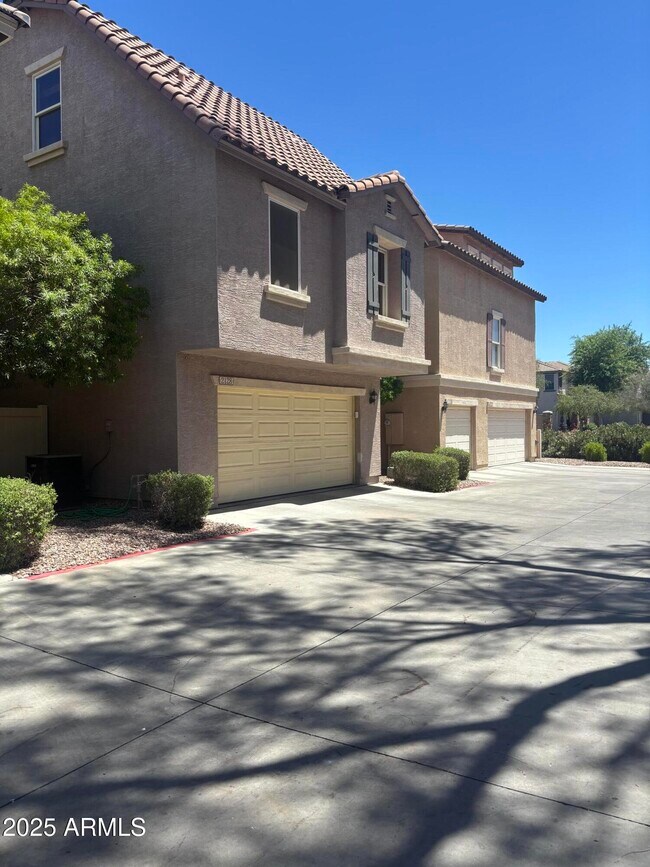 2126 E Fraktur Rd in Phoenix, AZ - Building Photo - Building Photo
