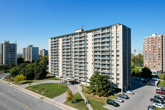 2775 Apartments in Toronto, ON - Building Photo - Building Photo