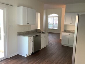 3749 Sipes Ln in Charlotte, NC - Building Photo - Building Photo