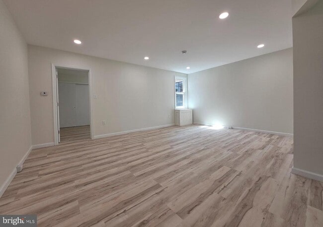 property at 8 N York Rd
