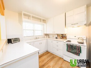 11823 W Hunt Rd in Cheney, WA - Building Photo - Building Photo