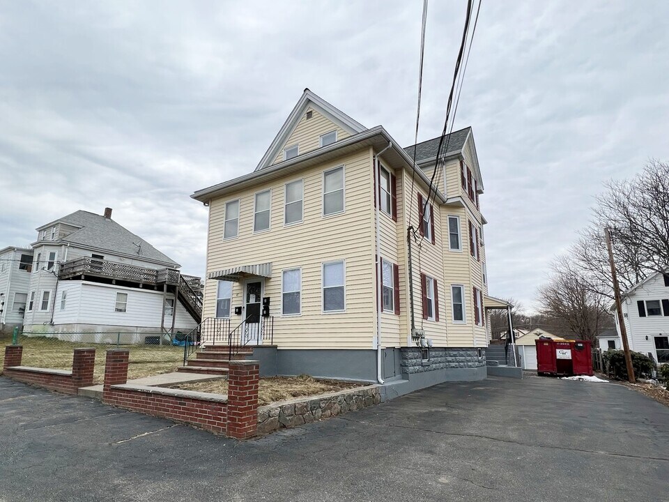 47 Tremont St, Unit 2 in Norwood, MA - Foto de edificio