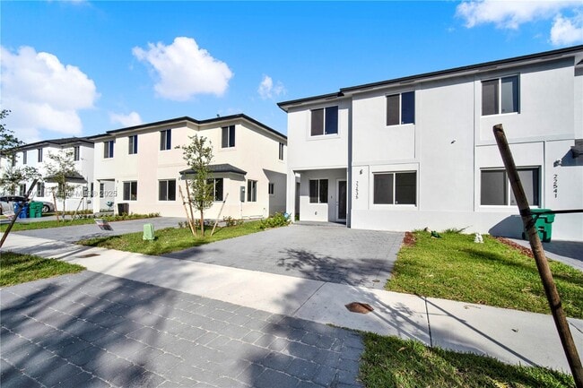 22535 SW 125th Ave in Goulds, FL - Building Photo - Building Photo