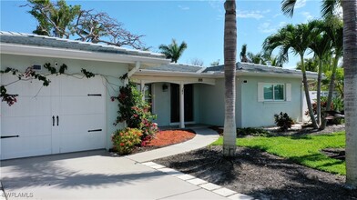 253 Bayshore Dr in Cape Coral, FL - Building Photo - Building Photo