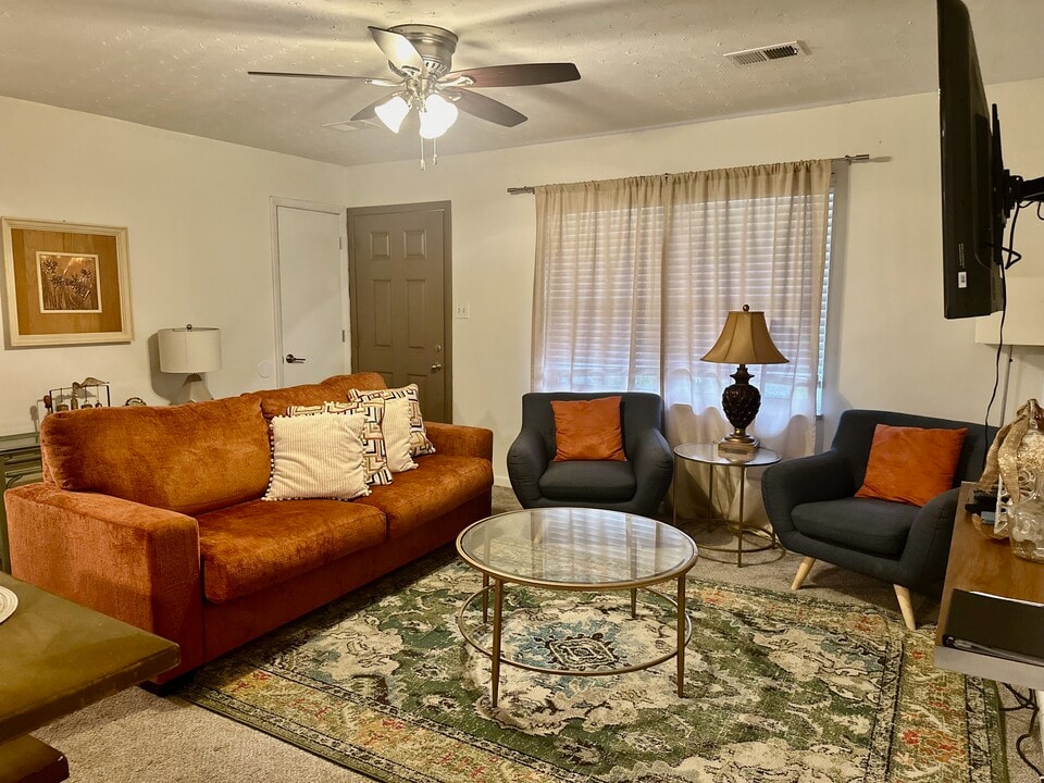 1214 Glade Hill Dr, Unit 1214 in Knoxville, TN - Building Photo