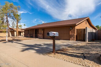 1512 W Estrella Dr in Chandler, AZ - Foto de edificio - Building Photo