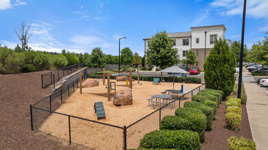 Republic Flats in Durham, NC - Foto de edificio - Building Photo