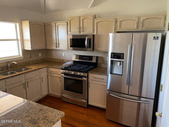 715 Espada Dr in El Paso, TX - Building Photo - Building Photo