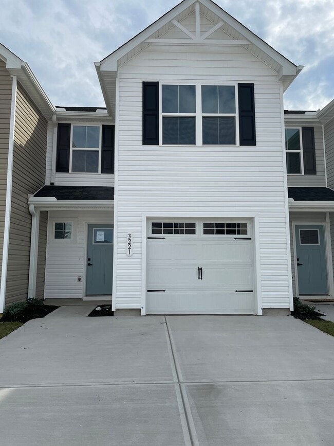 property at 3221 Edgemead Cir NW