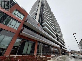 359 Simcoe St N in Oshawa, ON - Building Photo