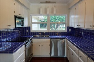 1223 Seminole Dr in Fort Lauderdale, FL - Building Photo - Building Photo