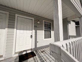 122 Magnolia Plantation Trace in Hinesville, GA - Building Photo