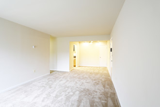 Carriage Park Apartments in Pittsburgh, PA - Foto de edificio - Interior Photo